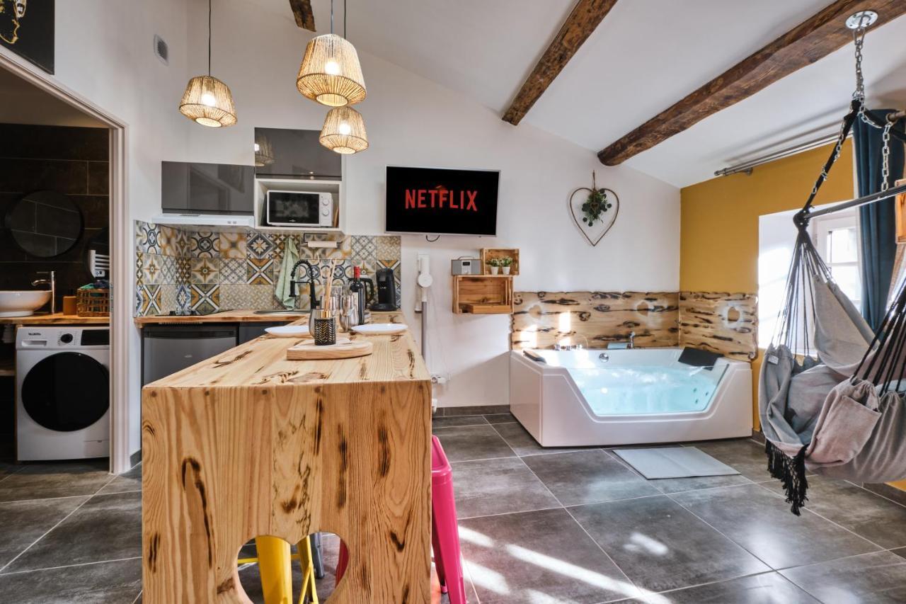 Place Carnot - Studio Tout Equipe Avec Jacuzzi Proche Toutes Commodites Καρκασόν Εξωτερικό φωτογραφία