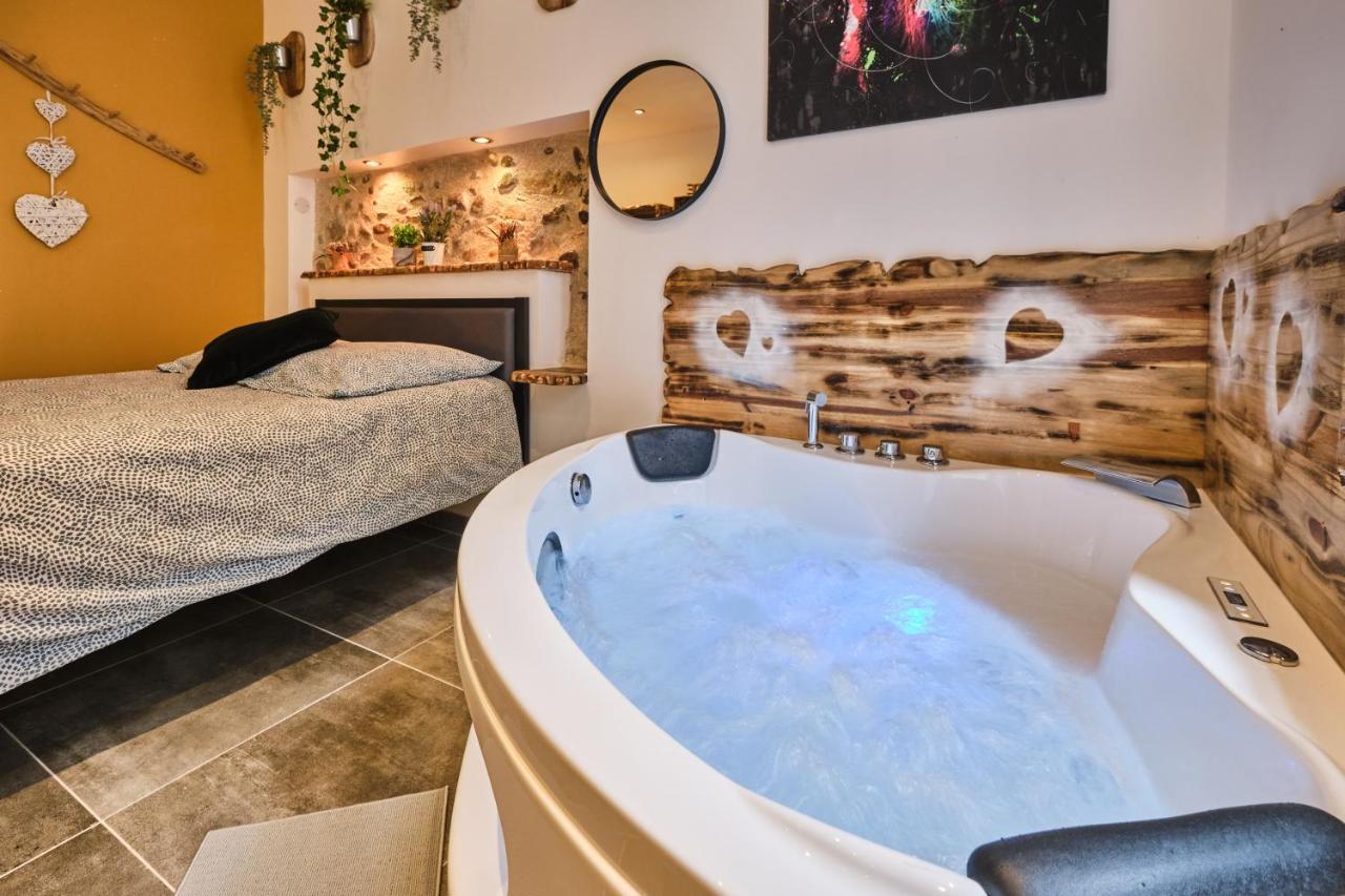 Place Carnot - Studio Tout Equipe Avec Jacuzzi Proche Toutes Commodites Καρκασόν Εξωτερικό φωτογραφία