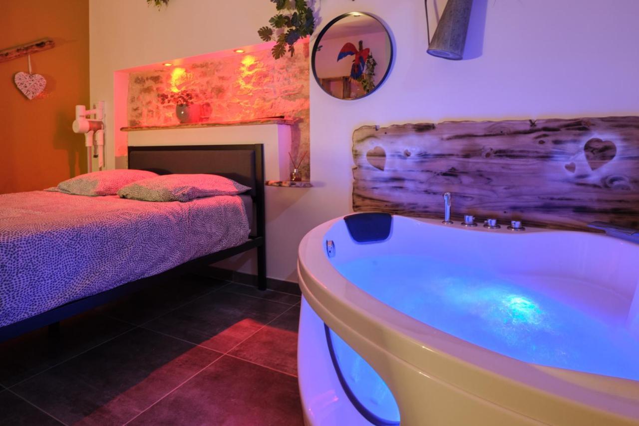 Place Carnot - Studio Tout Equipe Avec Jacuzzi Proche Toutes Commodites Καρκασόν Εξωτερικό φωτογραφία